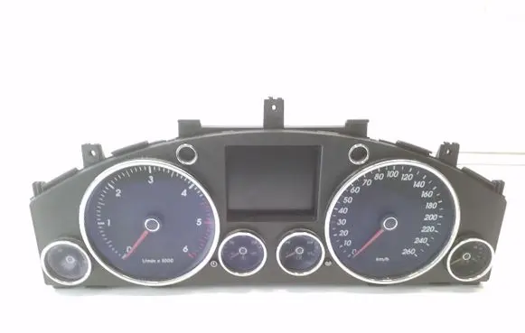 Volkswagen Touareg I Speedometer (instrument cluster) 7L6920881A