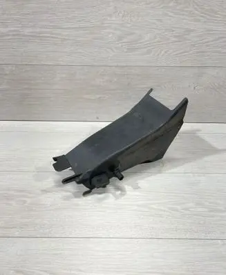 BMW 5 GT F07 Bottom radiator support slam panel 8049676 15677210