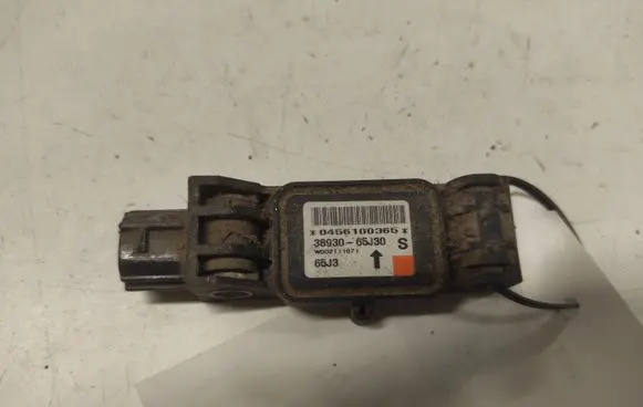 Suzuki Grand Vitara II Airbag deployment crash/impact sensor 3893065J30