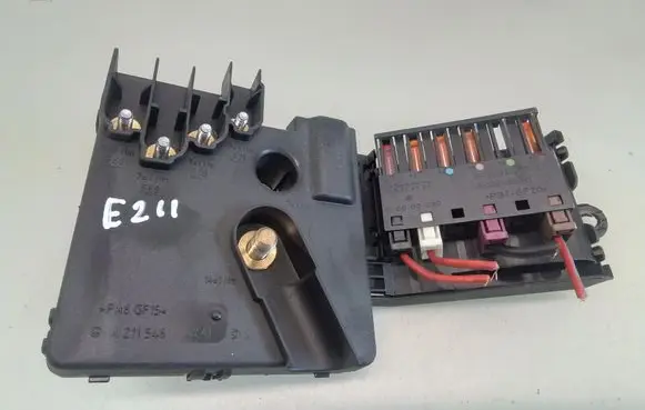 Mercedes-Benz E W211 Fuse module A2115460641