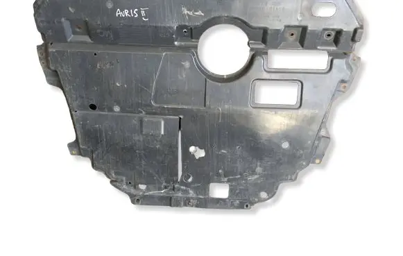 Toyota Auris E180 Engine splash shield/under tray 5141002180