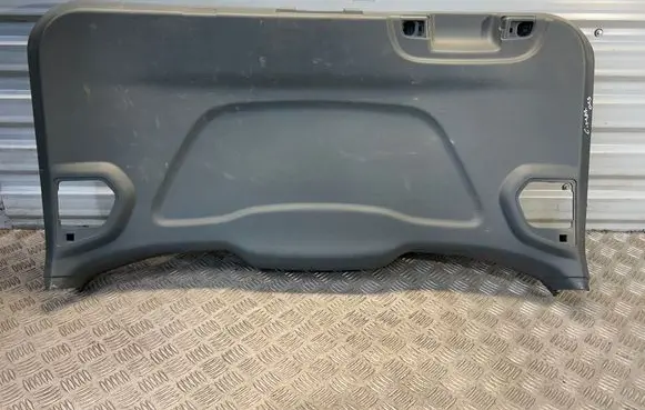Tailgate trim