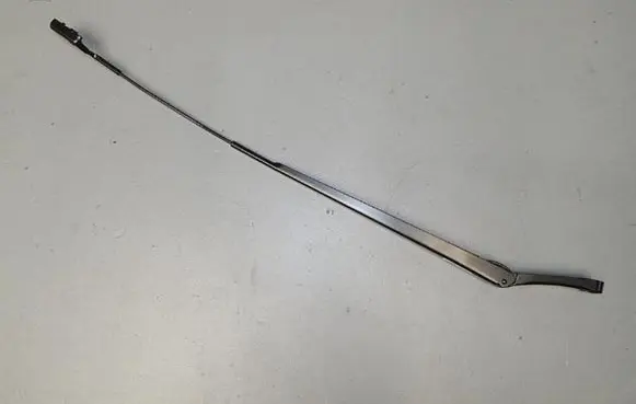 Volkswagen Golf Sportsvan Front wiper blade arm 517955410A