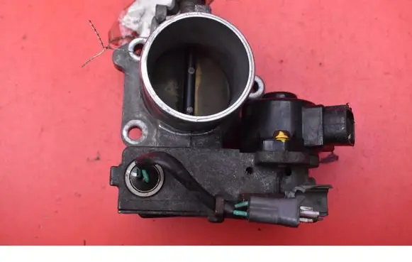 Volkswagen PASSAT B5.5 Throttle body valve 89672-21020