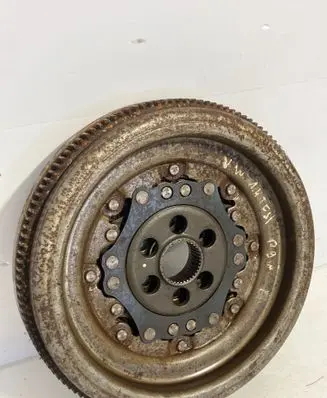 Volkswagen Golf VI Flywheel 06F105266N