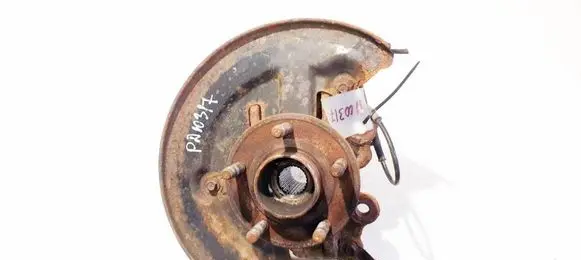 Front wheel hub