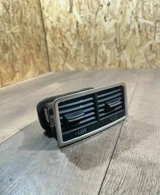 Rear air vent grill