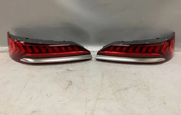 Audi Q7 4M Tailgate rear/tail lights 4M0945093G 4M0945094G