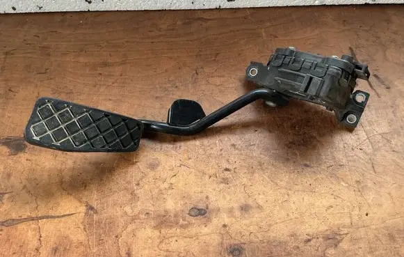 Audi A4 S4 B7 8E 8H Accelerator throttle pedal 8E2721523E