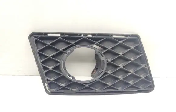 Mercedes-Benz GLK (X204) Front fog light trim/grill A2048853823