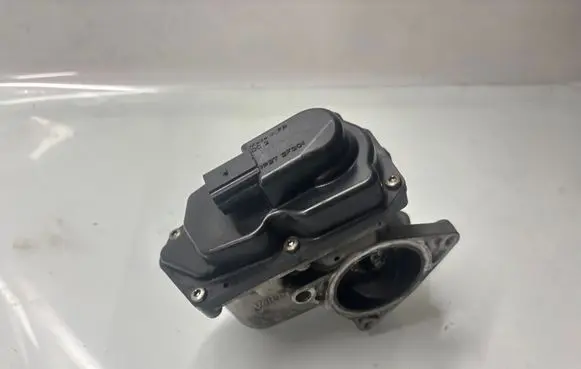 Audi A4 S4 B8 8K EGR valve VASV29007935