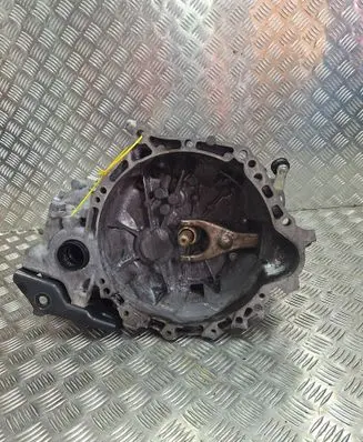 Toyota Yaris Manual 5 speed gearbox S27725777