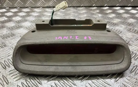Hyundai Santa Fe Third/center stoplight