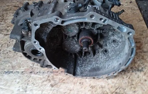 KIA Carnival Manual 5 speed gearbox 4300038050 Y060810767