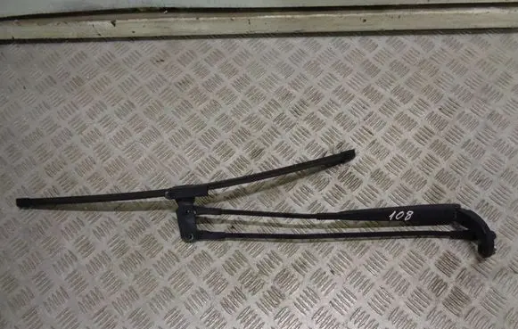 Peugeot 108 Front wiper blade arm W000033343 2615