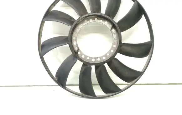 Volkswagen PASSAT B5.5 Fan impeller 058121301B