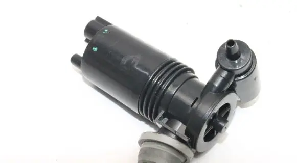 Nissan Juke I F15 Windscreen/windshield washer pump