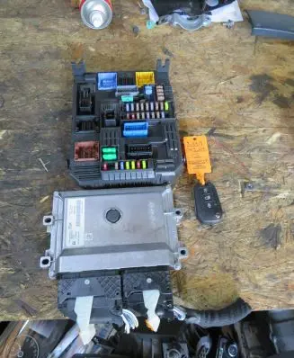 Citroen C3 Engine ECU kit and lock set 9838397680