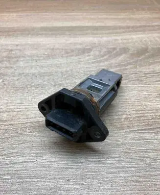 Renault 21 Mass air flow meter 665063A