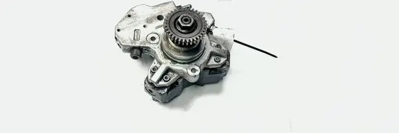 Mitsubishi Montero Fuel injection high pressure pump A6420700801