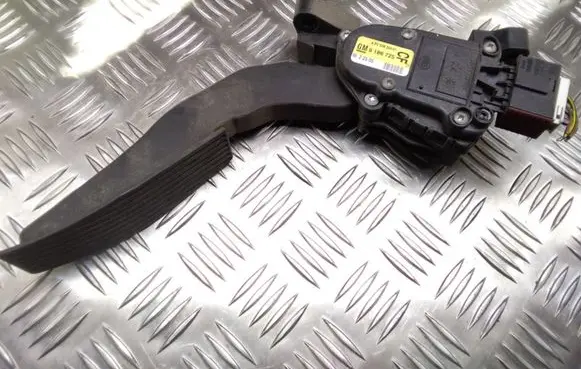 Opel Vectra C Accelerator pedal position sensor 6PV00832201 9186725