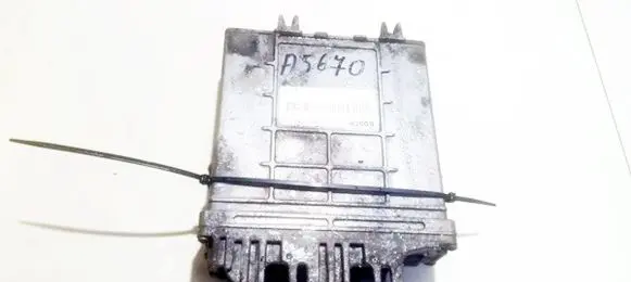 Renault Scenic I Engine control unit/module 8200059885 0281010077