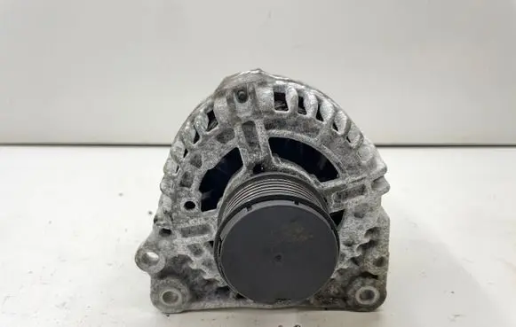 Volkswagen Golf IV Generator/alternator 038903023L 0124325001
