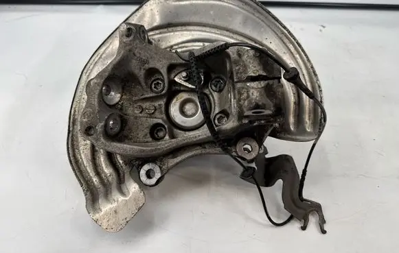 BMW 3 G20 G21 Front wheel hub 621654