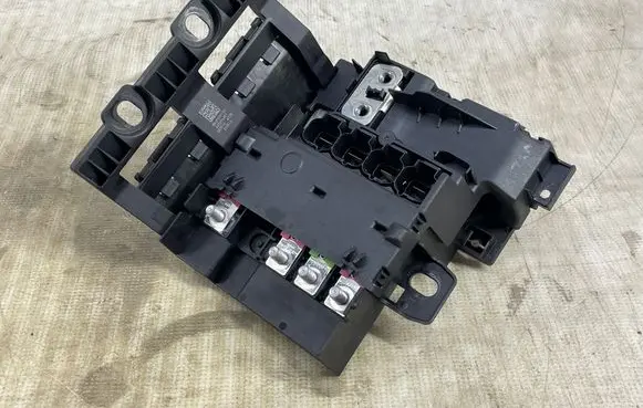 BMW 7 G11 G12 Current control relay 6817771 250516 BMJP93V124