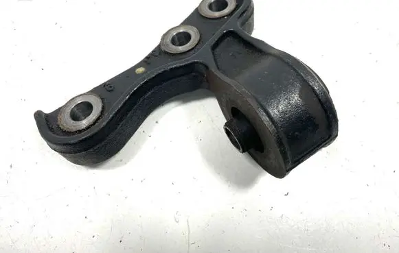 KIA Sorento Front differential bracket 