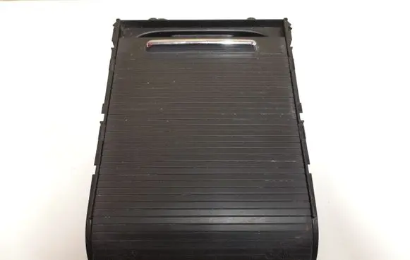 Cup holder front