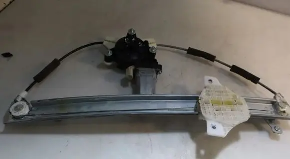 Hyundai i20 (GB IB) Front window lifting mechanism without motor