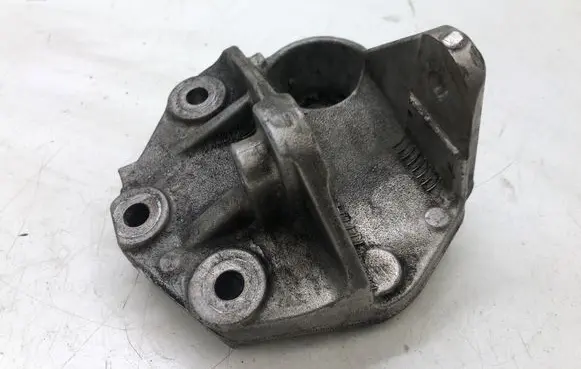 Citroen C5 Engine mounting bracket 9647646380