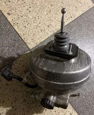 BMW 5 G30 G31 Brake booster 6861210