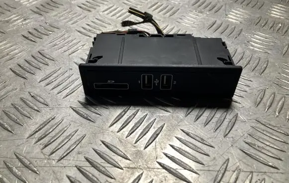 Mercedes-Benz C W205 USB socket connector A2058200526