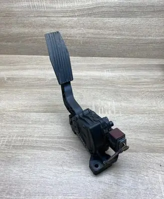 Opel Vectra C Accelerator throttle pedal 9186724 6PV008322