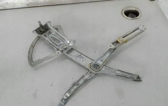 Opel Corsa C Front door manual window regulator 