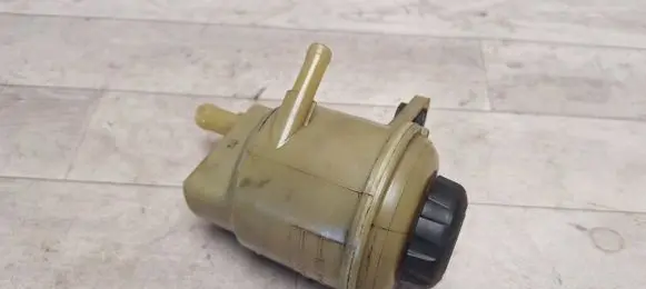 Opel Antara Brake fluid reservoir 