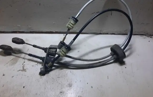 Gear shift cable linkage
