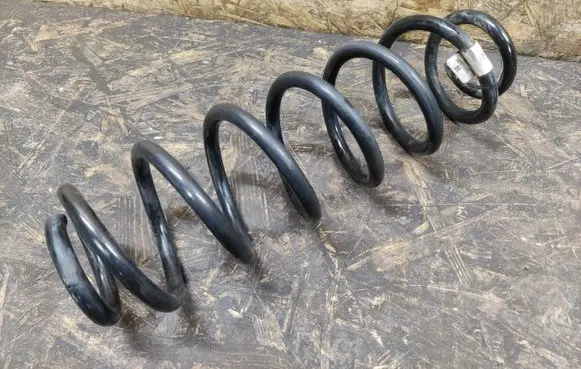 Volkswagen Golf VII Rear coil spring 5Q0511115