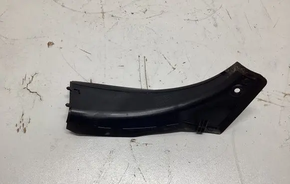 BMW 4 F32 F33 Rear/tail light trim molding 7296104