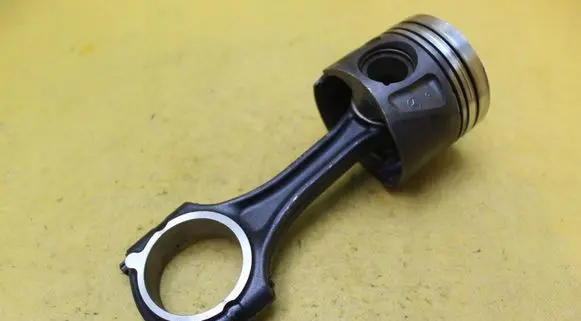 Mercedes-Benz A W169 Piston with connecting rod
