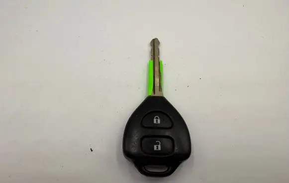 Toyota Avensis T250 Ignition key/card DA101418 12BBY