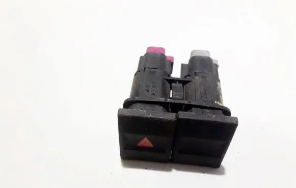 Ford Mondeo Mk III Hazard light switch 1s7t13a350bd d3l0a