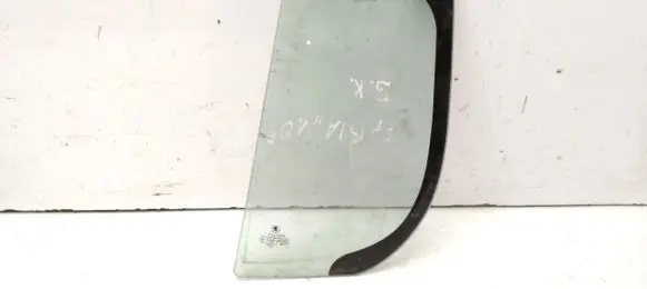 Skoda Fabia Mk2 (5J) Front triangle window/glass 43R001583 DOT682 M3232