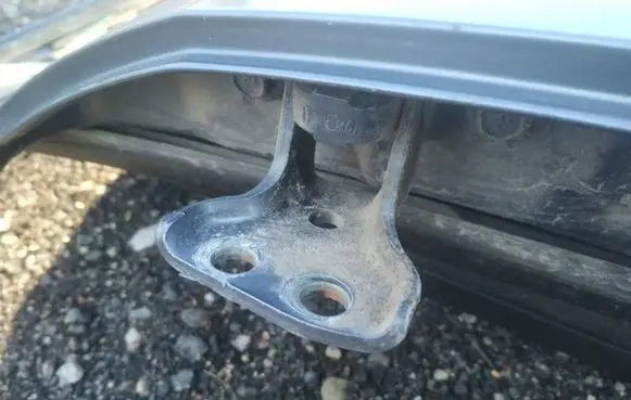 Mitsubishi Outlander Rear door lower hinge