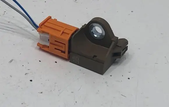 Mazda CX-5 Airbag deployment crash/impact sensor G46C-57KC0A