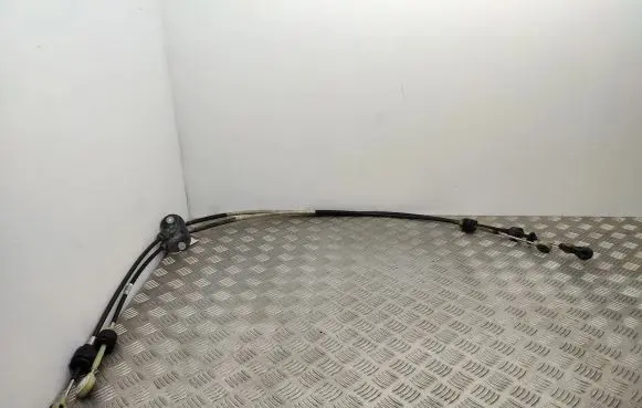Gear shift cable linkage