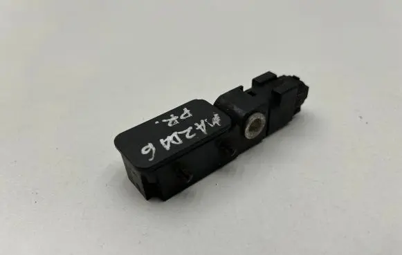 Mazda 6 Airbag deployment crash/impact sensor GJ6A57K1X E89240Y8K008