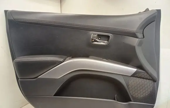 Mitsubishi Outlander Front door card panel trim 7221B157ZZ